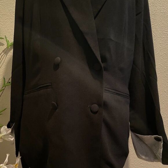 JustFab Long BlacK Button Blazer with Cuffed Designed Sleeves - Size M - Picture 10 of 13